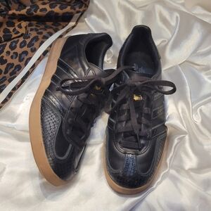 AdidasGazelle Indoors Unisex Men's 7 Women's 8 Black